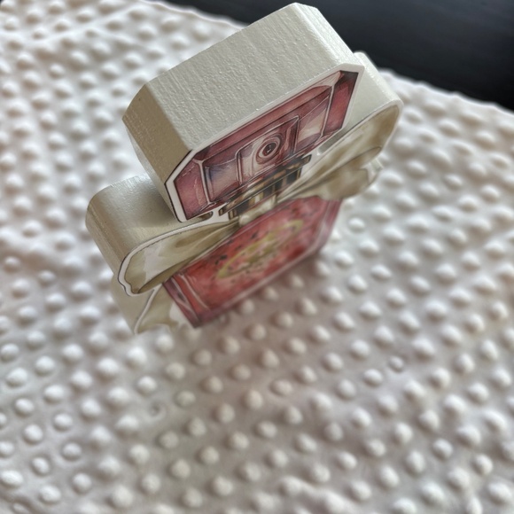 New Gucci 3D Wood Perfume Bottle Decor Ornament - Picture 8 of 8